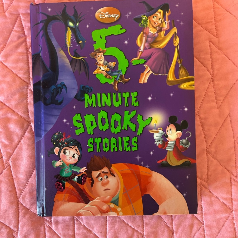 Disney 5-Minute Spooky Stories Book